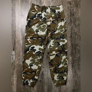 Air Jordan MVP Men's Camo Pants Men's FZ3529-380 Light Olive/Sail $100 - Large